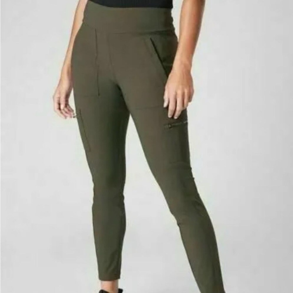 Athleta Headlands Hybrid Cargo Pants, Olive Green, 4P